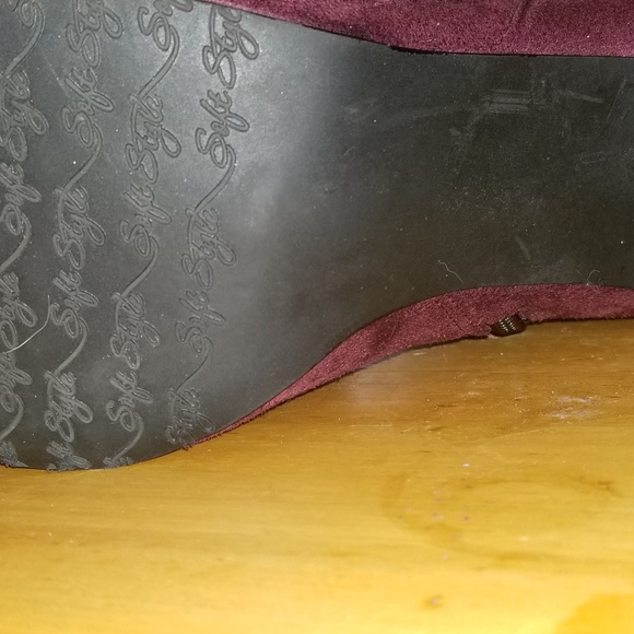 Lovely purple boots - Picture 2 of 3